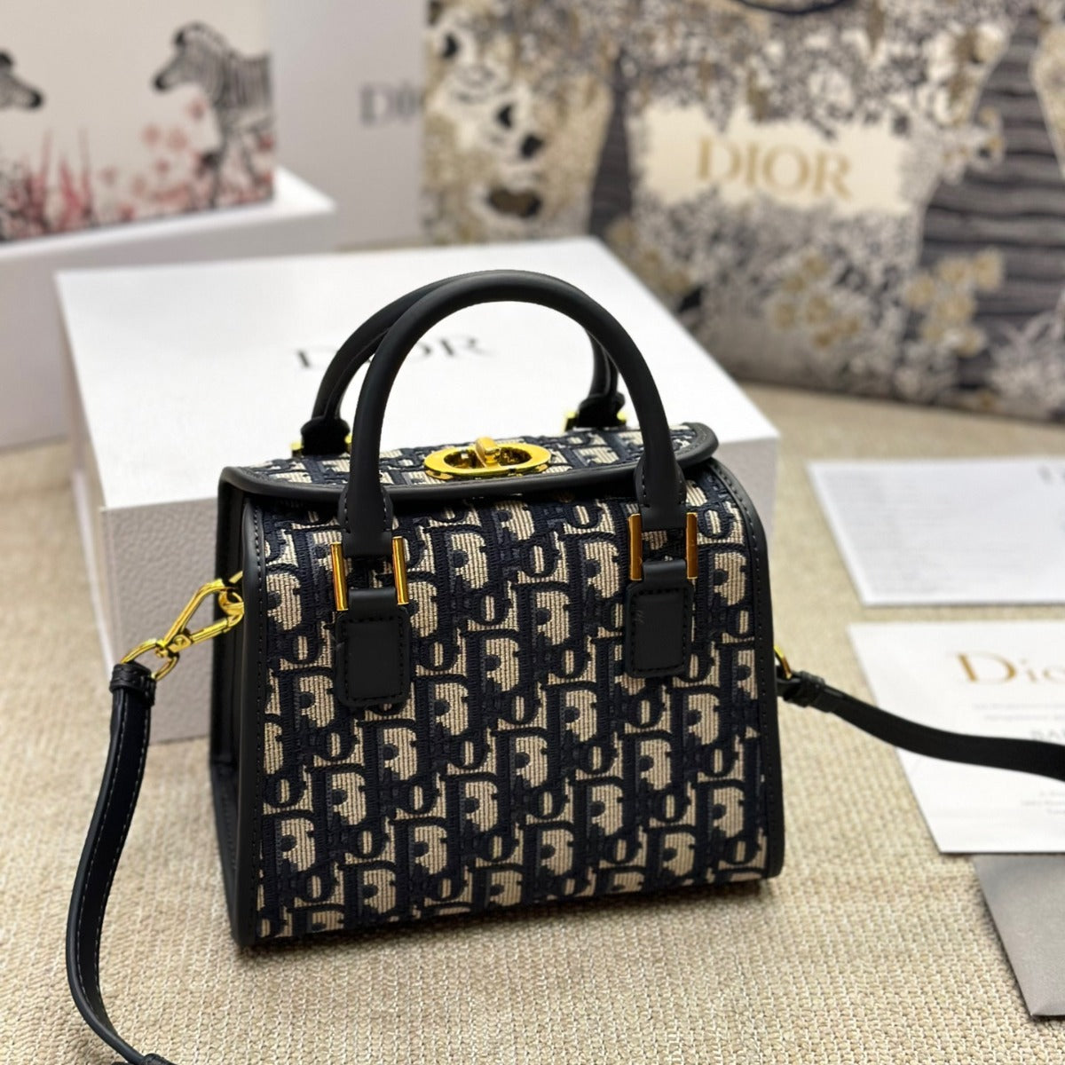 Dior Boston Bag Flap Bag 20x12x16cm