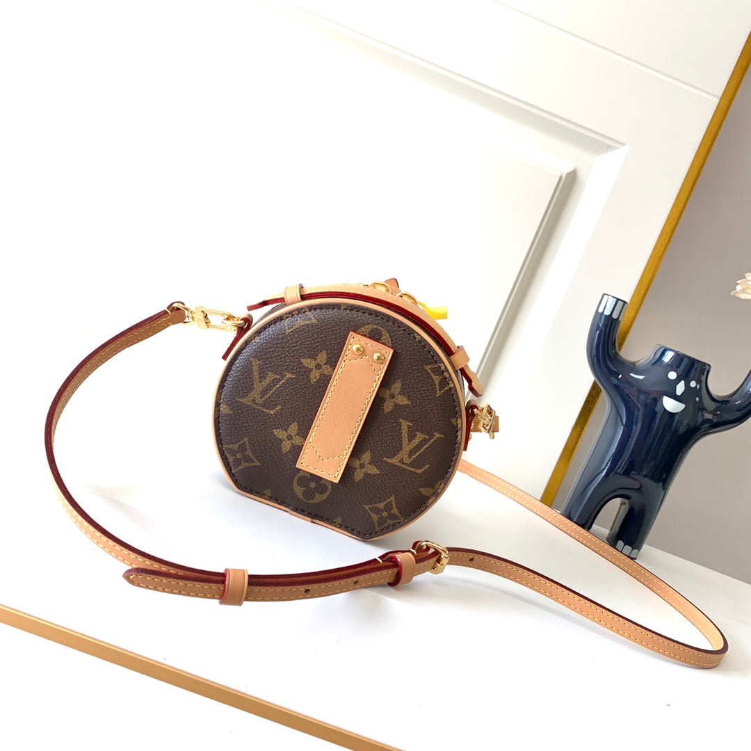Louis Vuitton Classic Shoulderbag 13×12×6.5cm