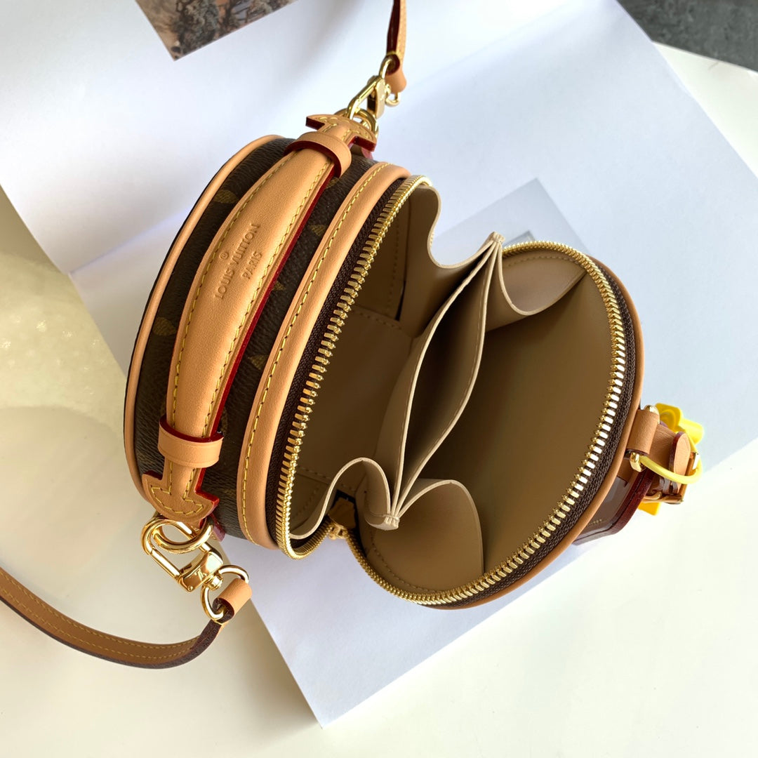 Louis Vuitton Classic Shoulderbag 13×12×6.5cm