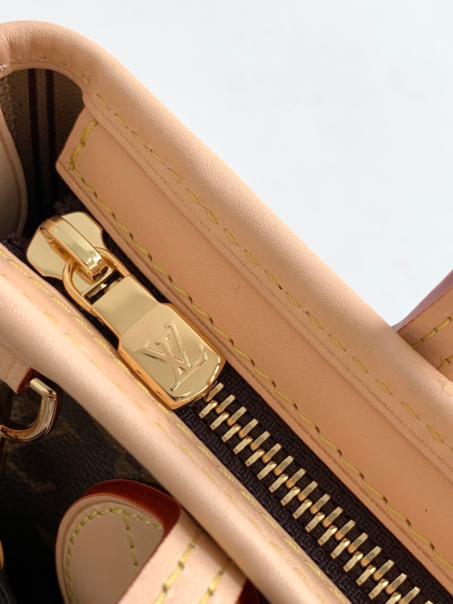 Louis Vuitton Tote Bag, 24x14x9cm