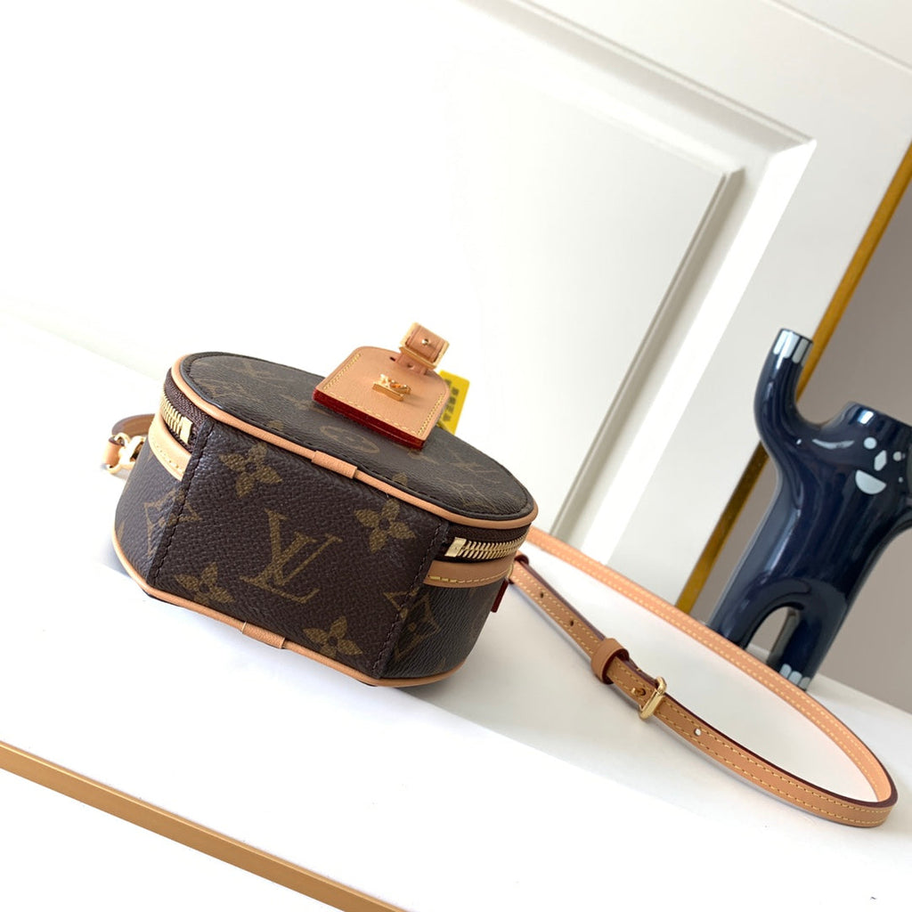 Louis Vuitton Classic Shoulderbag 13×12×6.5cm