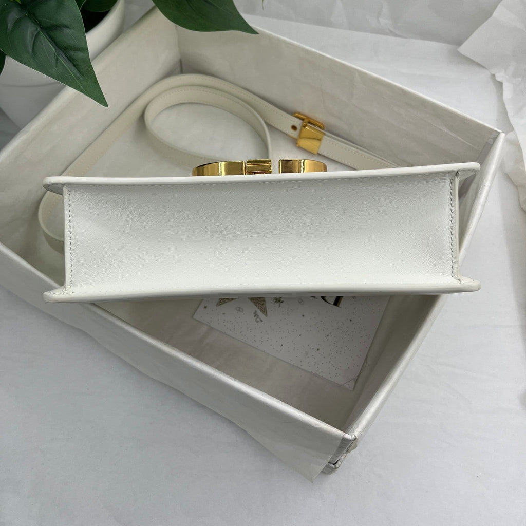 Dior 30 Montaigne CD Shoulderbag, 24 x 17 x 8cm