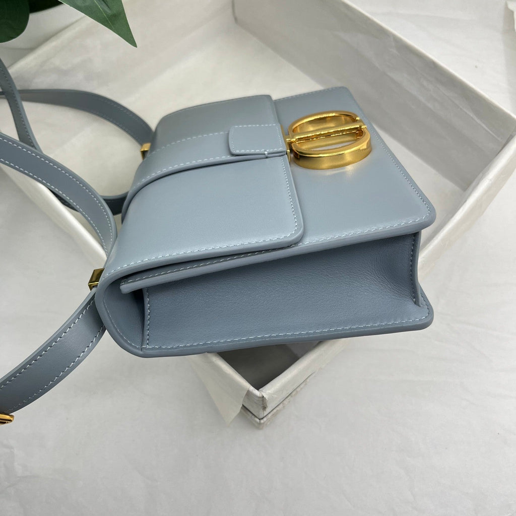 Dior 30 Montaigne CD Shoulderbag Blue, 24 x 17 x 8cm