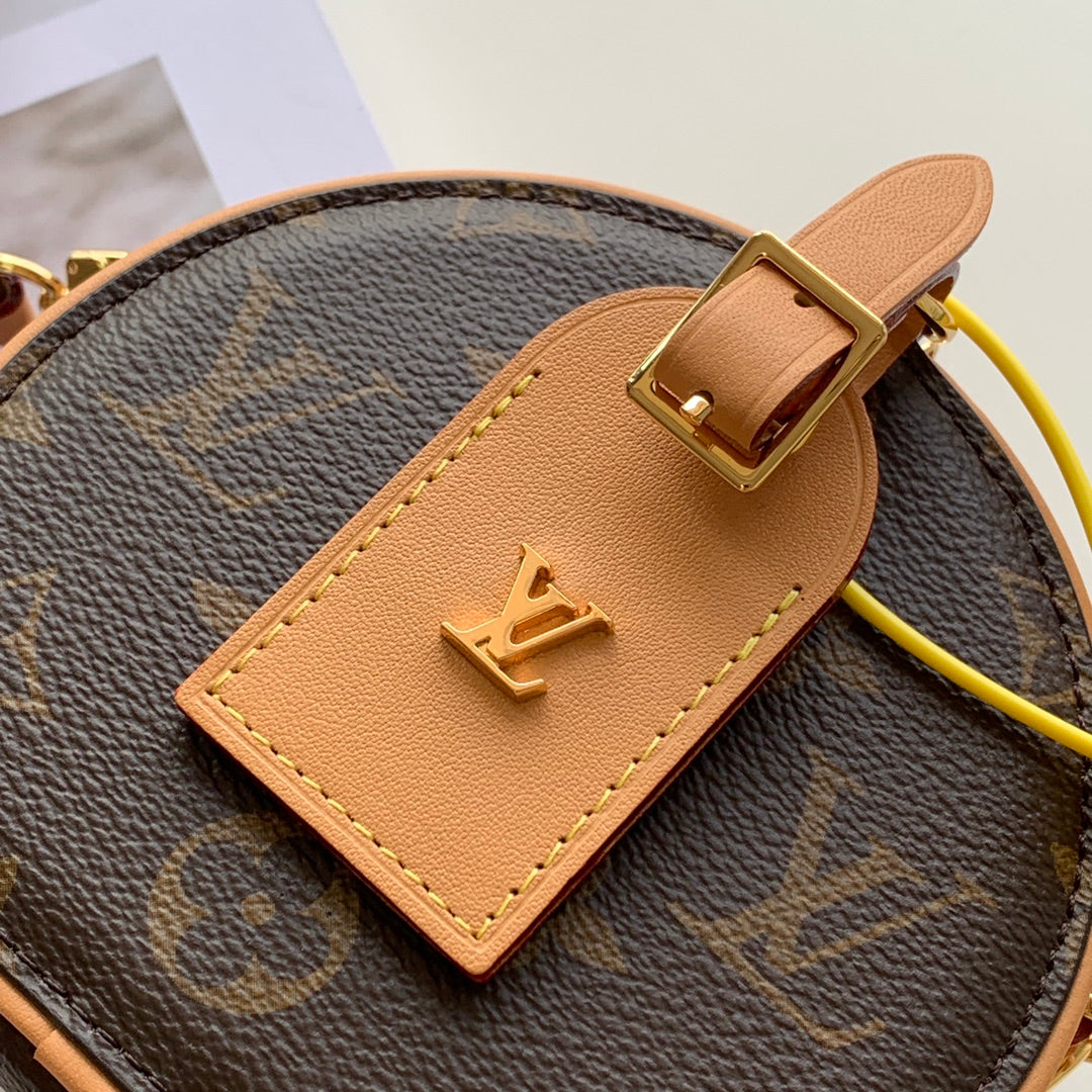 Louis Vuitton Classic Shoulderbag 13×12×6.5cm