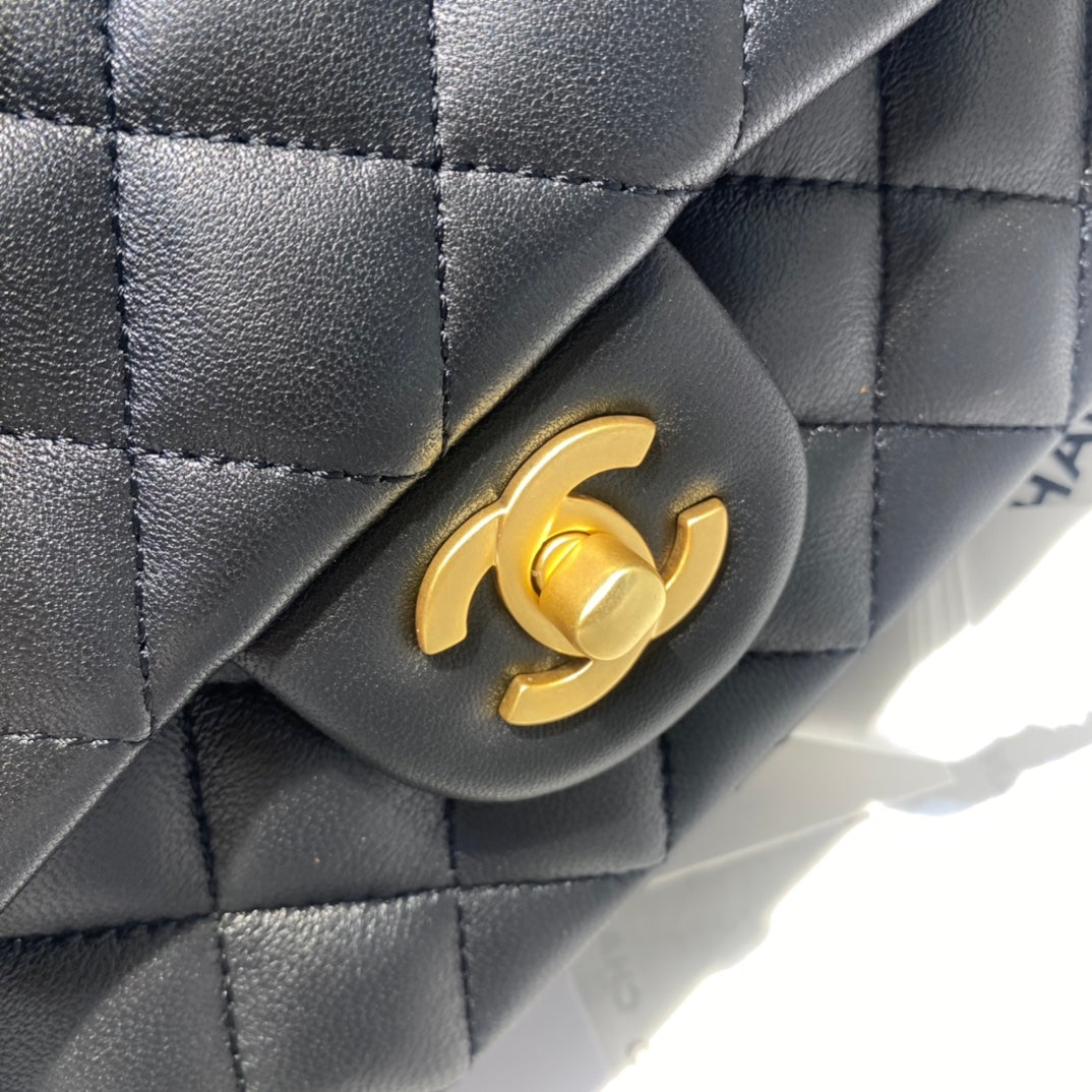Chanel Flap Bag Gold Chain 20cm