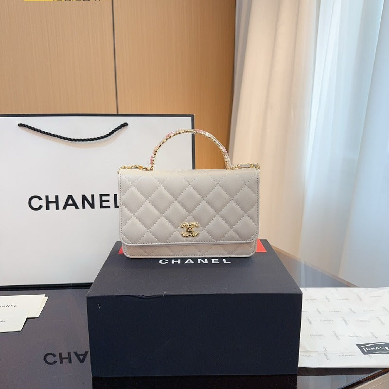 Chanel Flag Chain shoulder bag