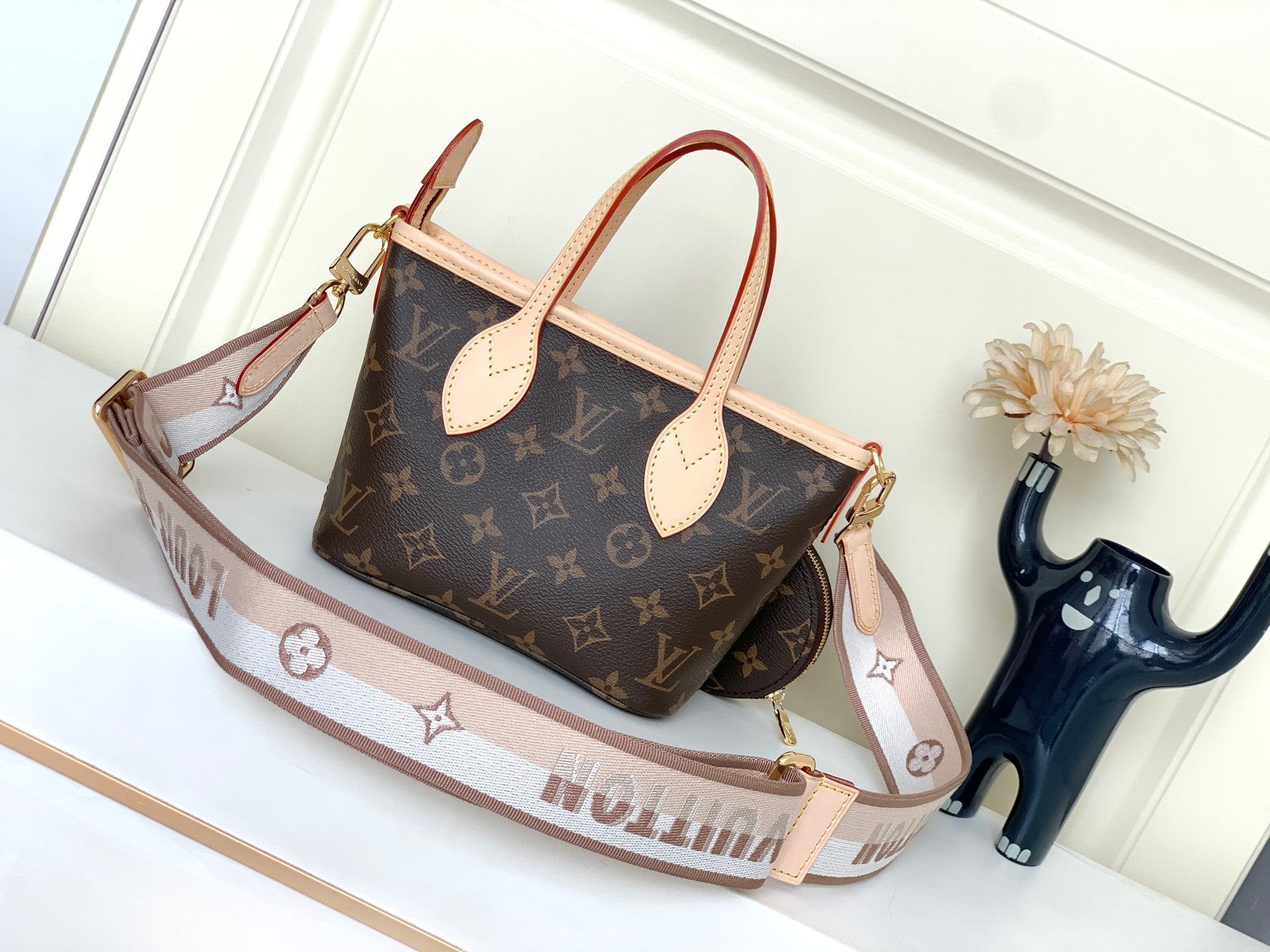 Louis Vuitton Tote Bag, 24x14x9cm