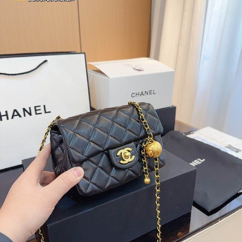Chanel Mini Chain shoulder bag