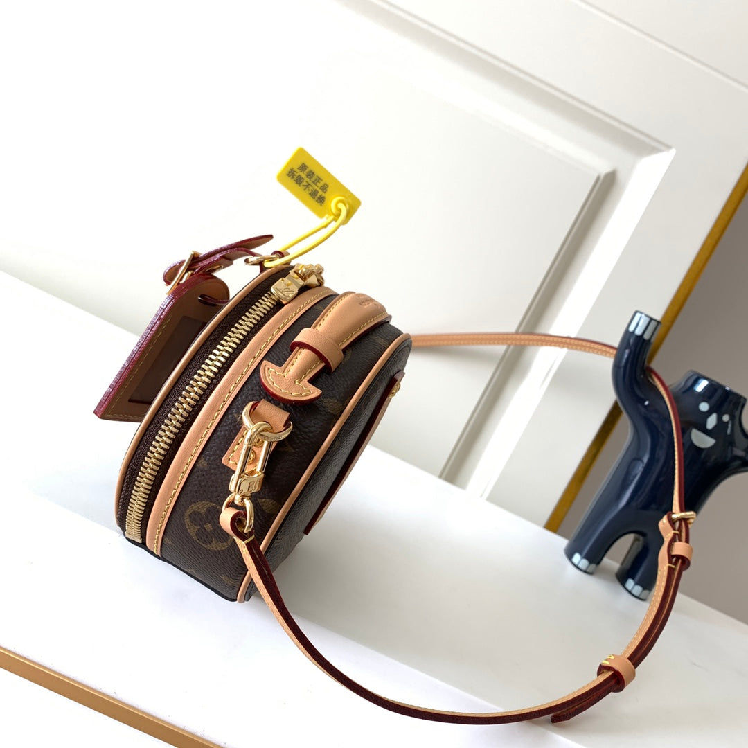 Louis Vuitton Classic Shoulderbag 13×12×6.5cm