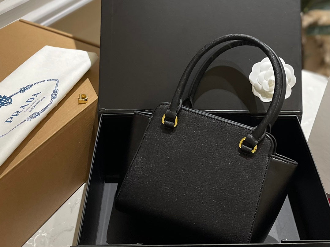 PRADA tote Bag 19x17cm