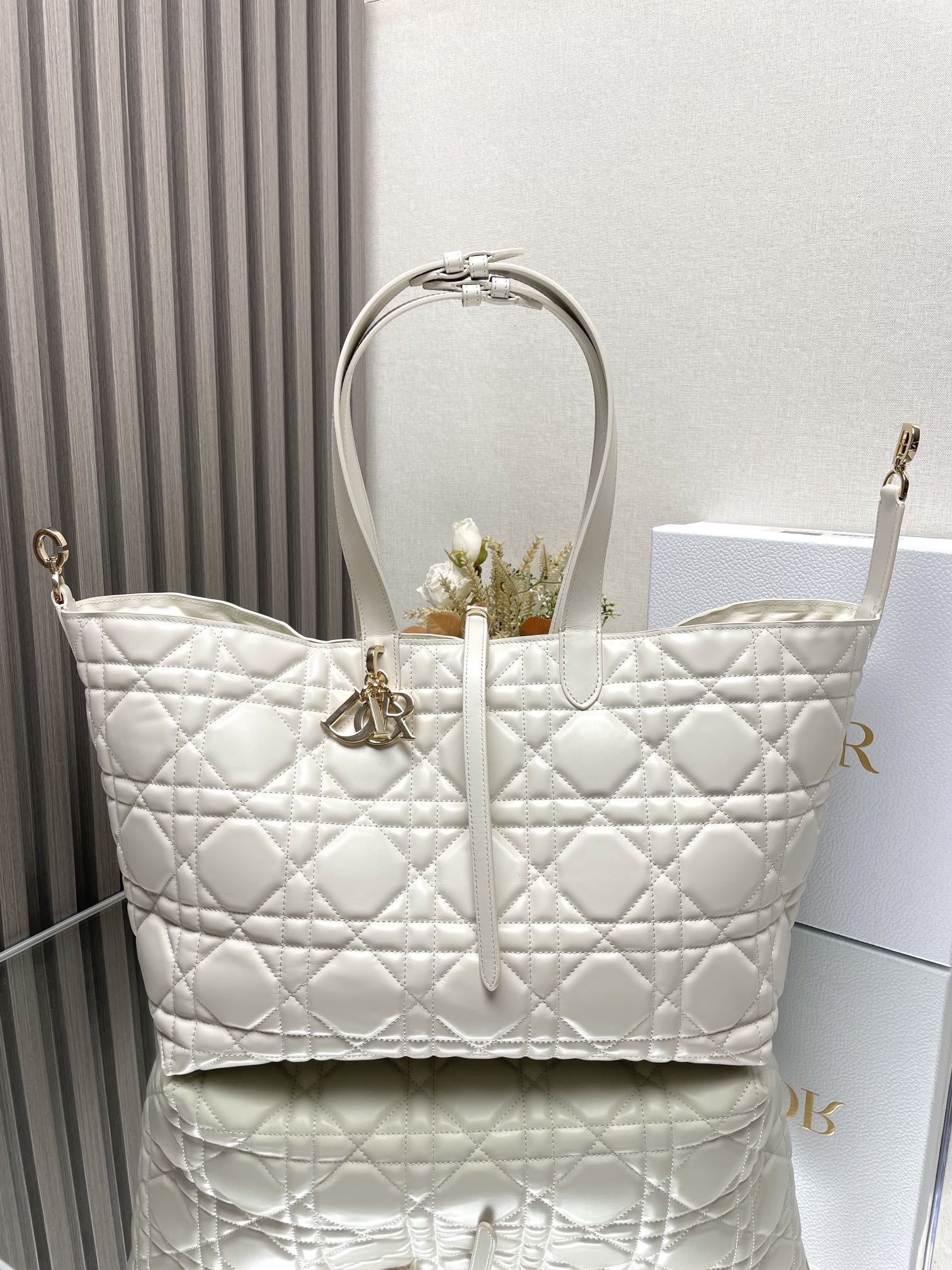 Dior Toujours Bag White 37x25x18.5cm