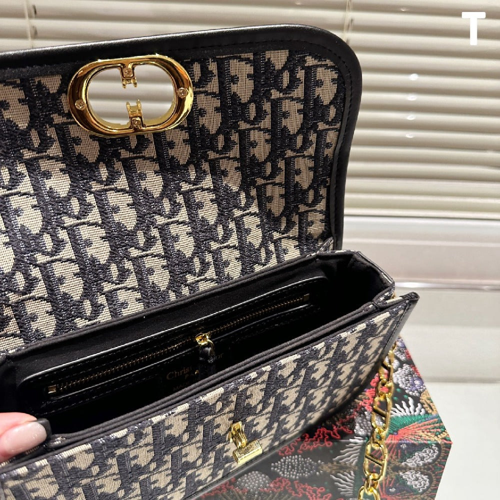 Dior Chain Montaigne Bag CD buckle