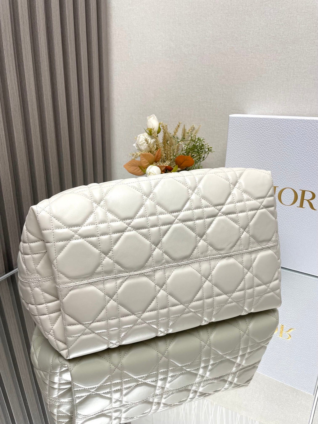 Dior Toujours Bag White 37x25x18.5cm