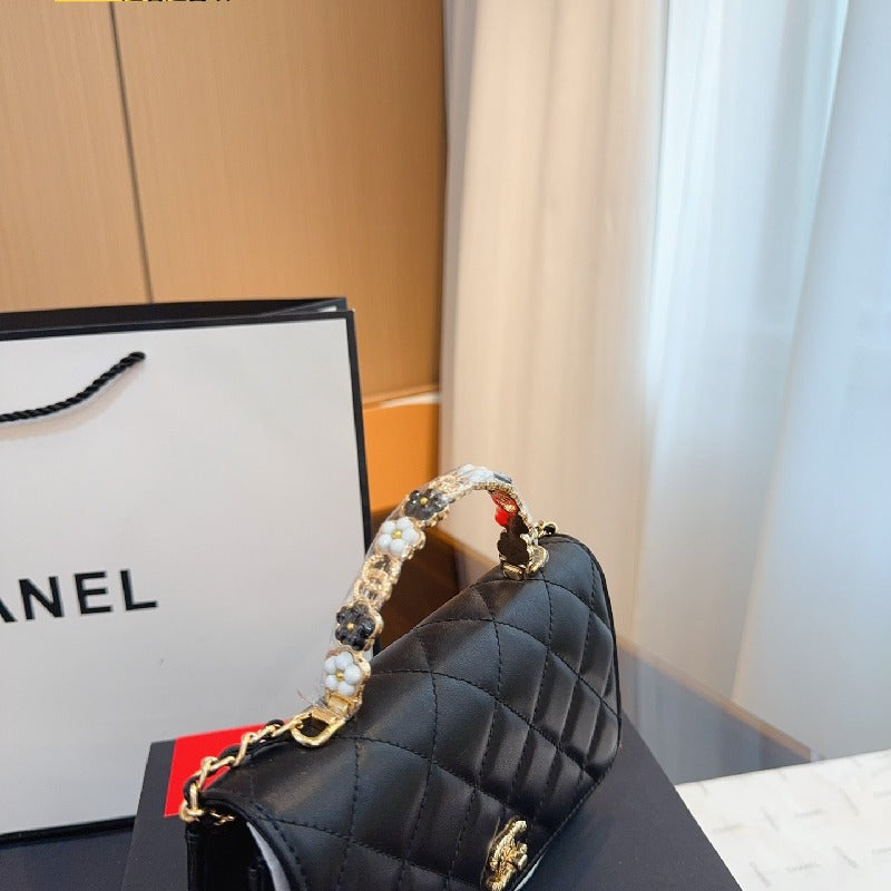 Chanel Flag Chain shoulder bag