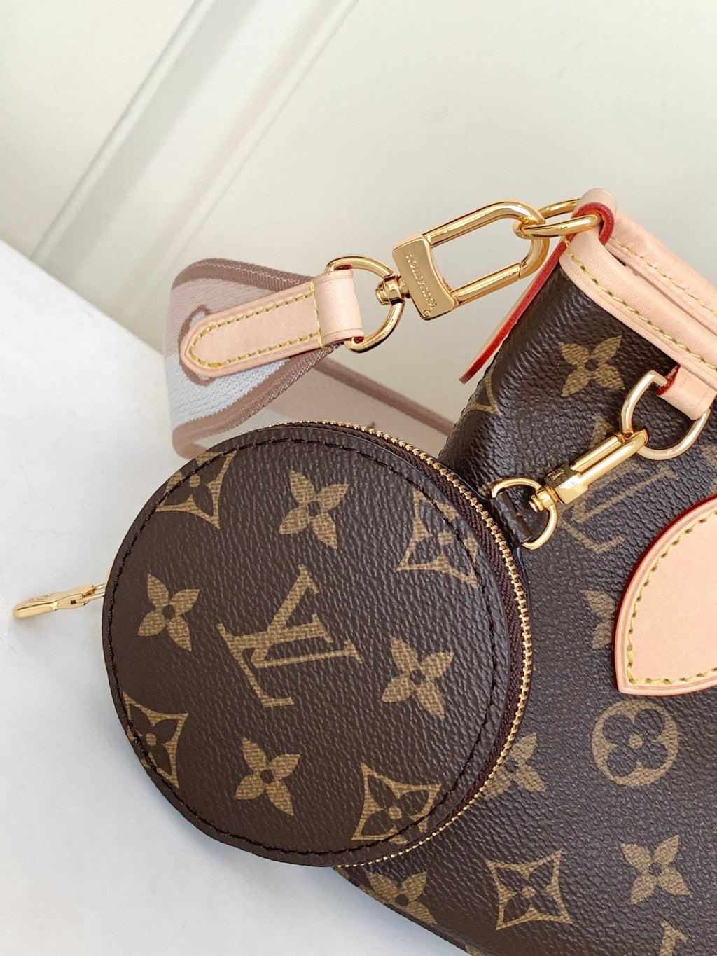Louis Vuitton Tote Bag, 24x14x9cm