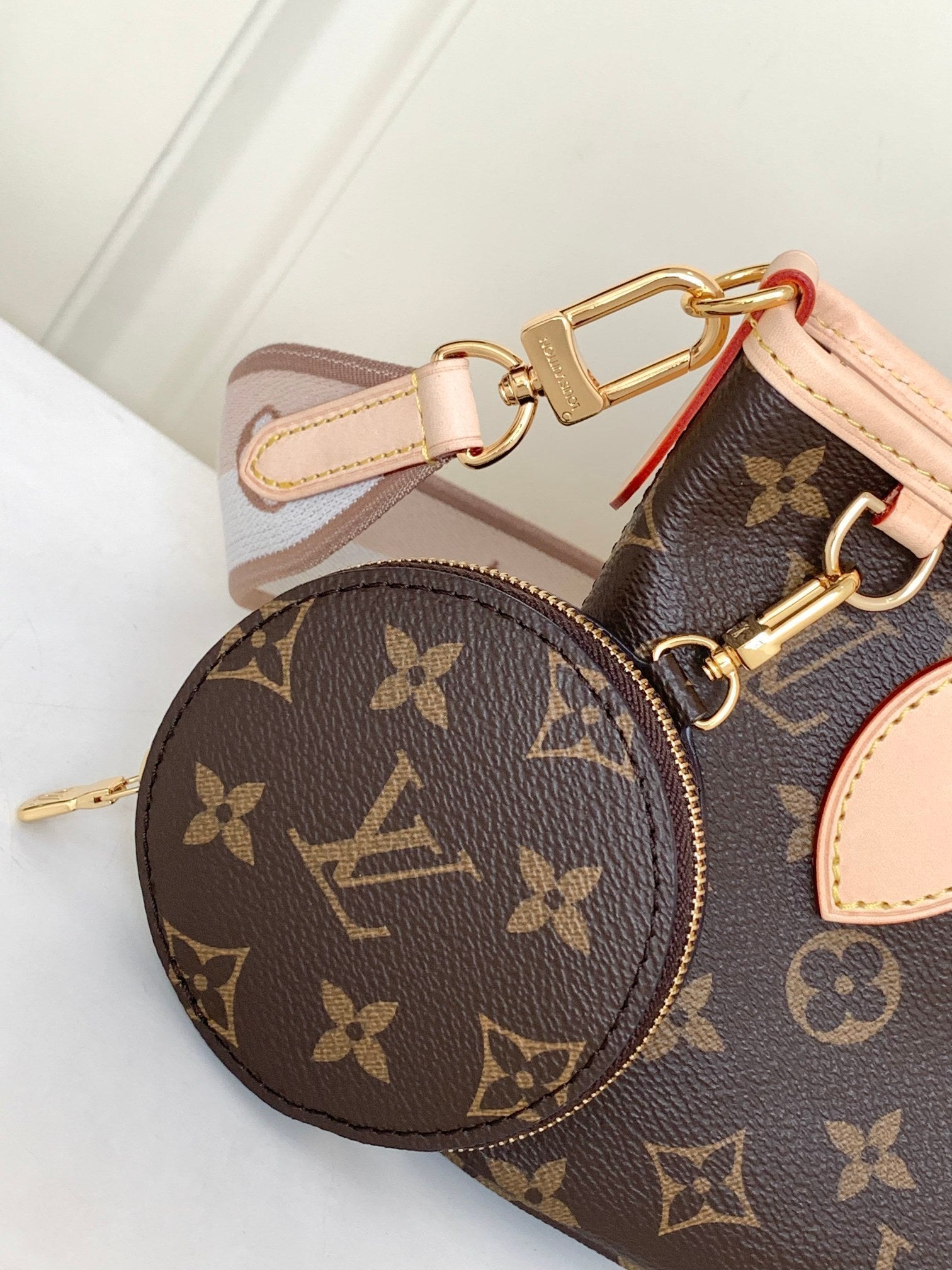Louis Vuitton Tote Bag, 24x14x9cm