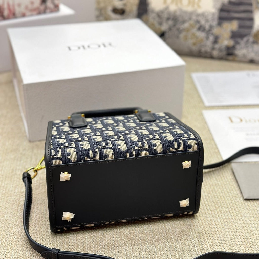 Dior Boston Bag Flap Bag 20x12x16cm