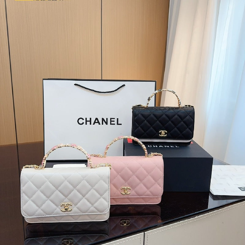 Chanel Flag Chain shoulder bag