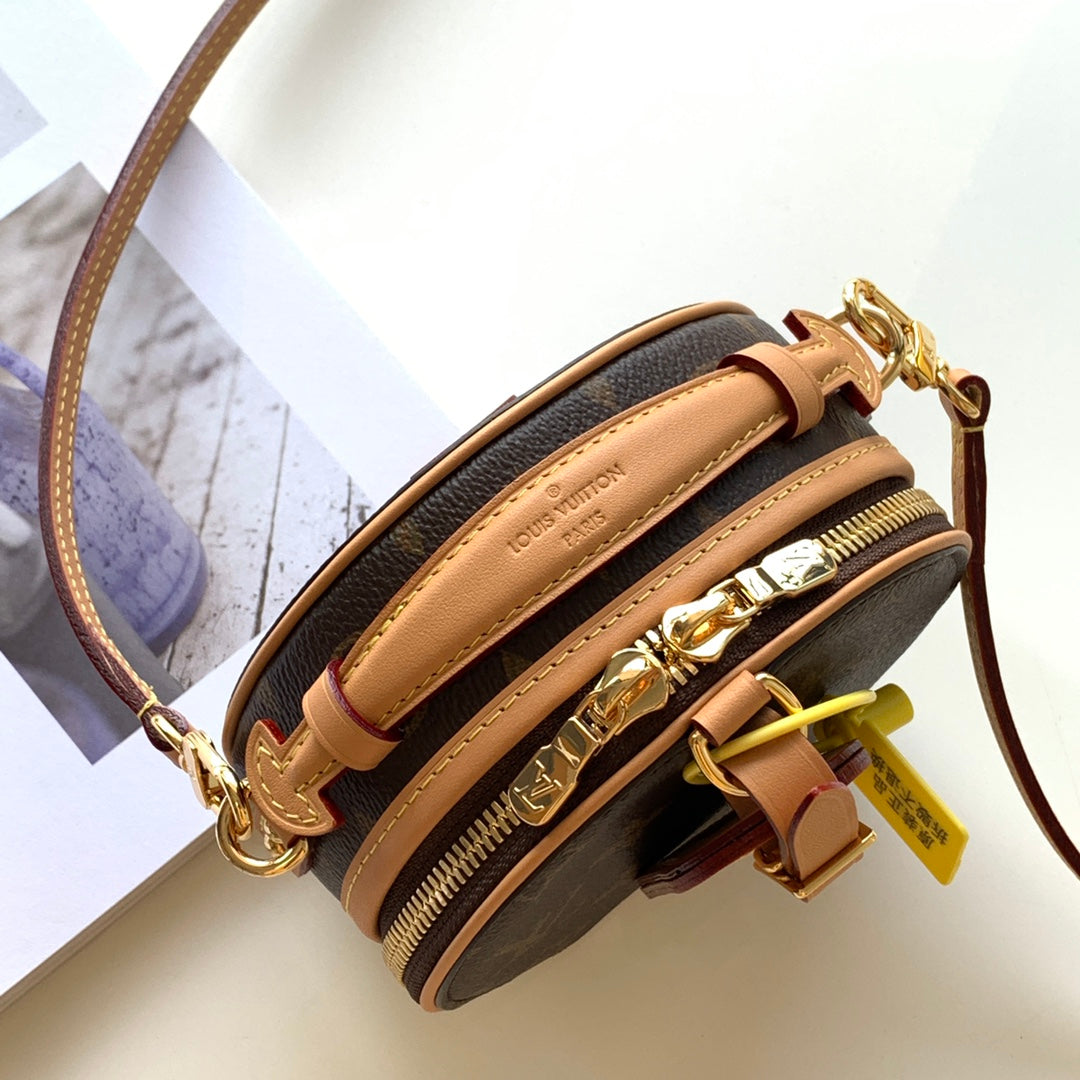 Louis Vuitton Classic Shoulderbag 13×12×6.5cm