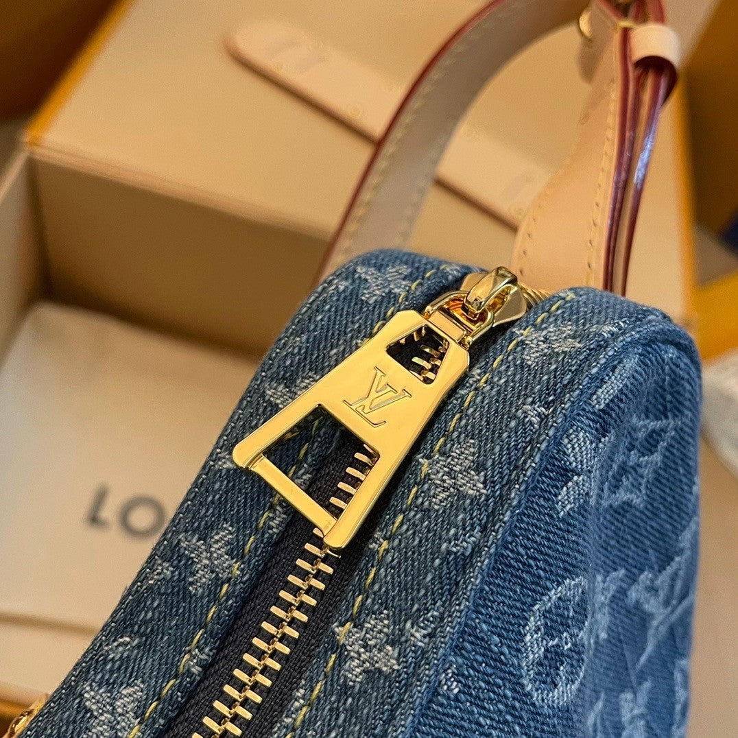 Louis Vuitton Croissant Monogram Denim Bag M46856, 25*15*5CM