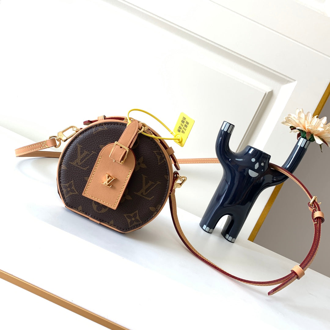 Louis Vuitton Classic Shoulderbag 13×12×6.5cm