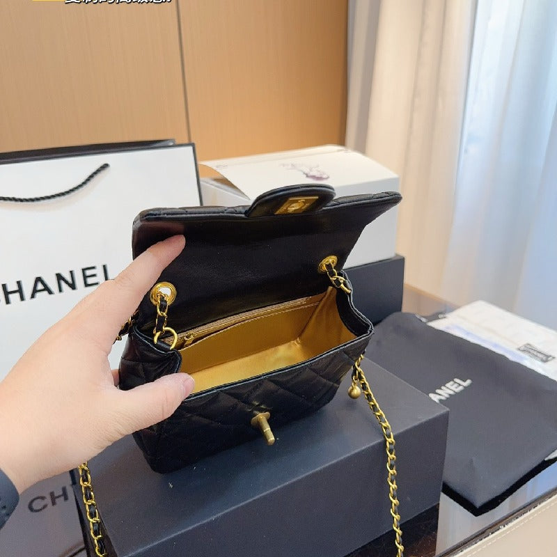 Chanel Mini Chain shoulder bag