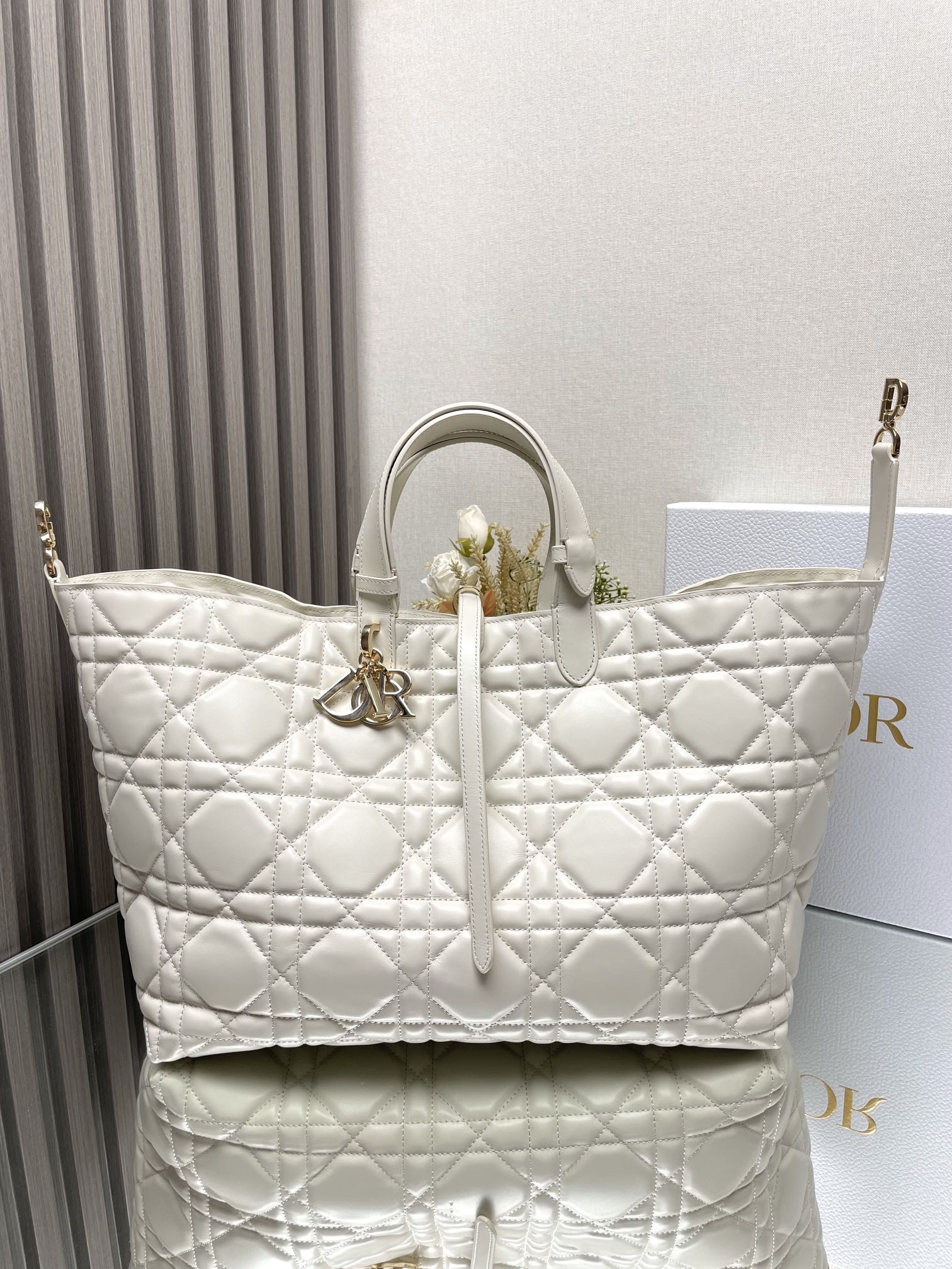 Dior Toujours Bag White 37x25x18.5cm