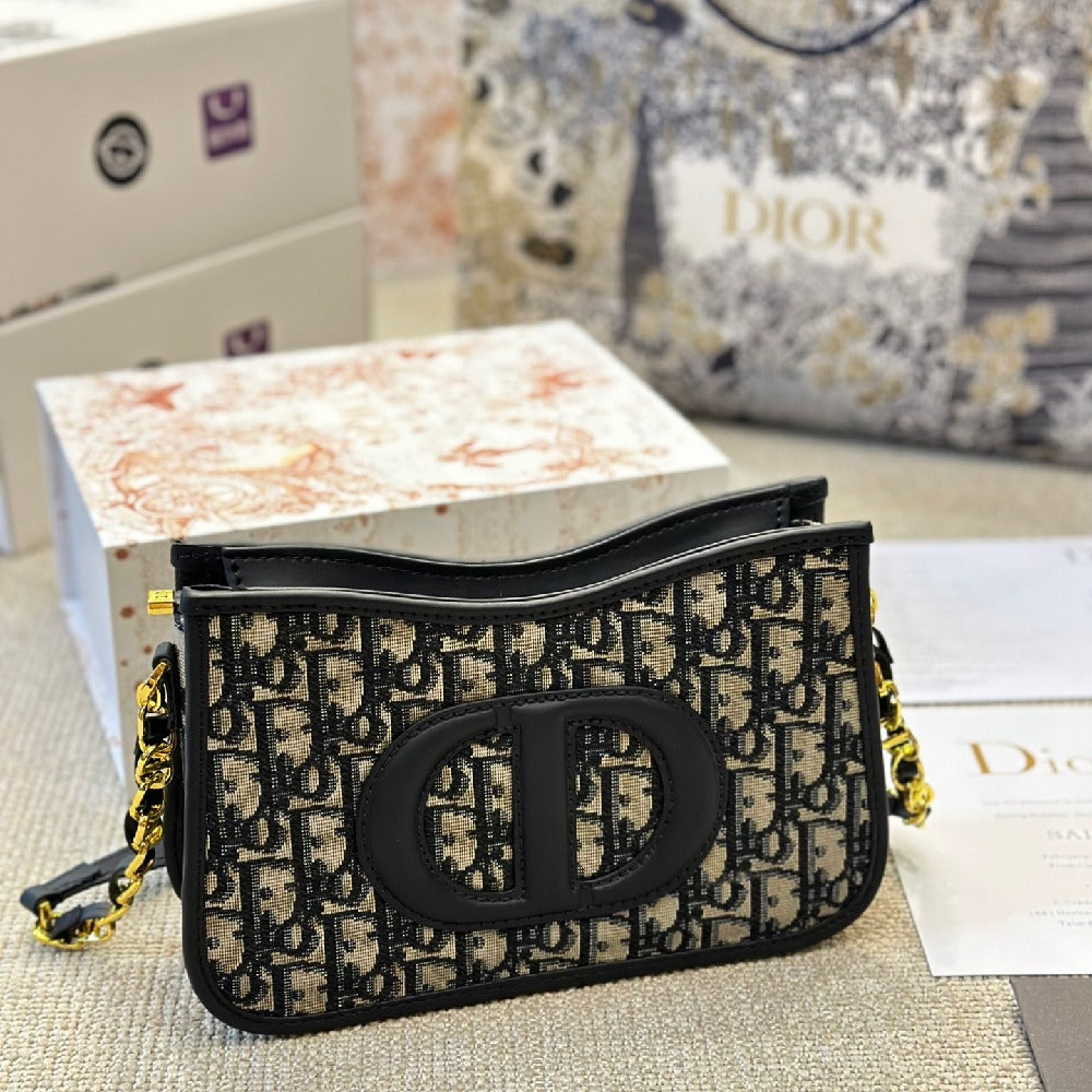 Dior CD Signature Hobo bag 23.5x14.5×6cm